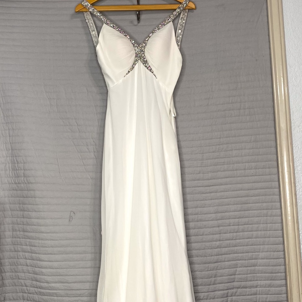Women's Long White Detailed Dress